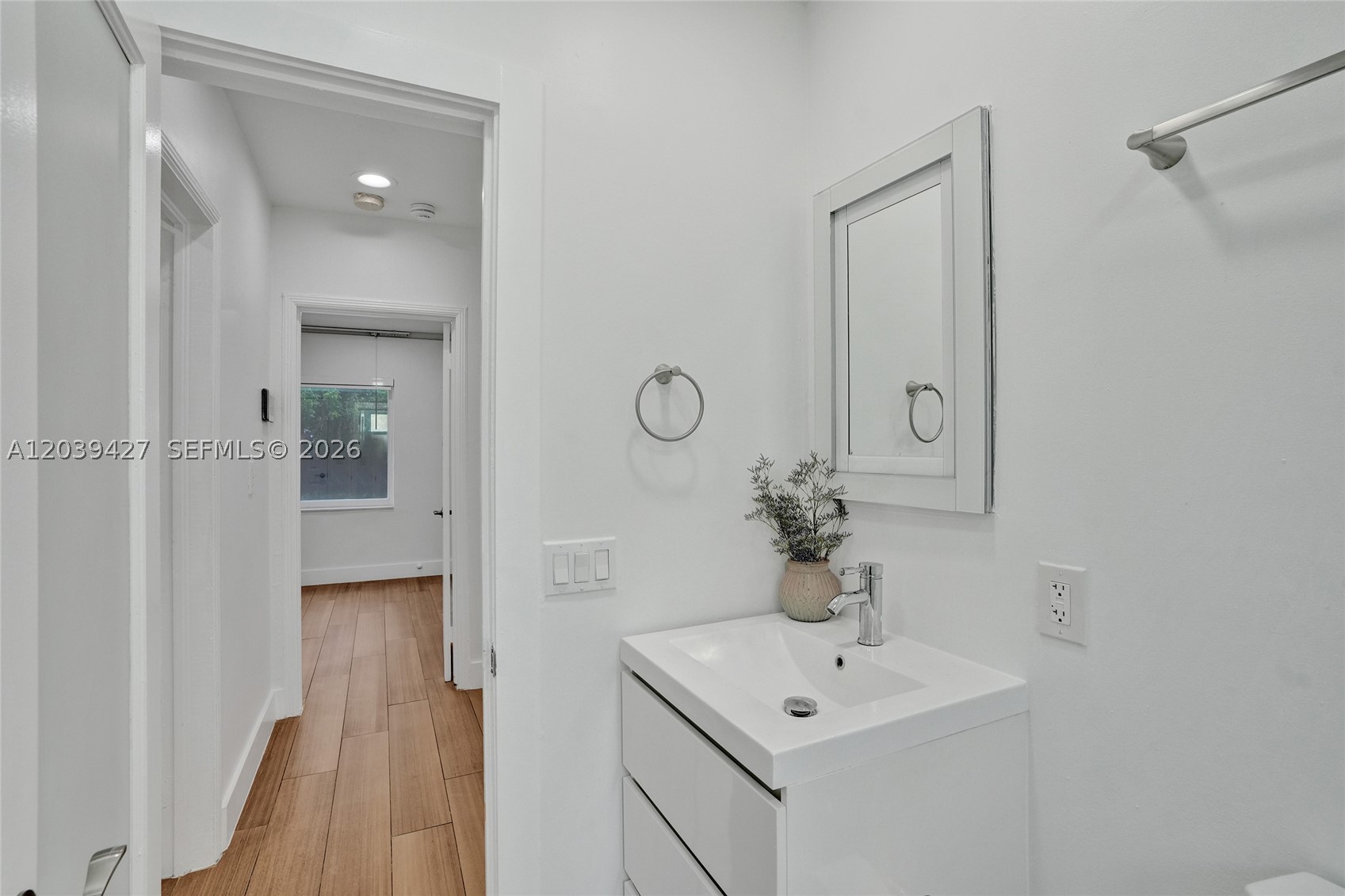 213 NE 43rd St #213, Miami FL 33137