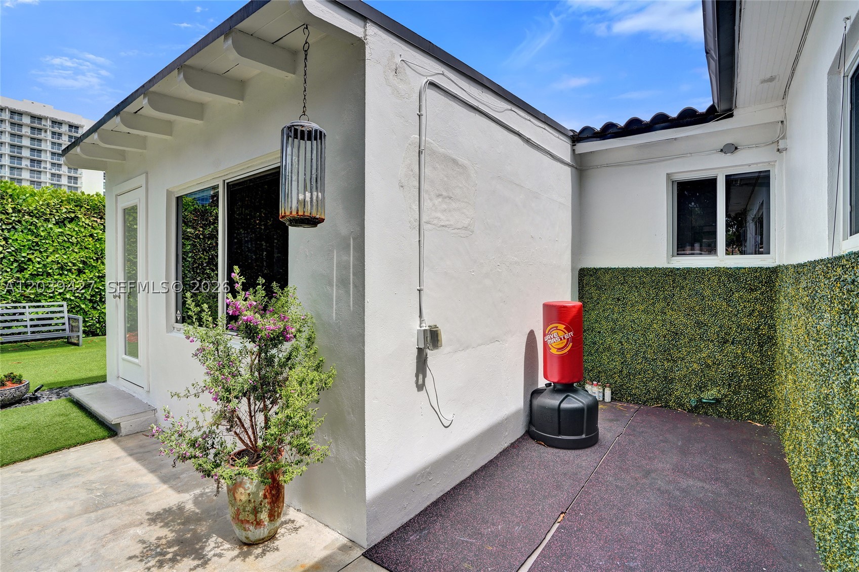 213 NE 43rd St #213, Miami FL 33137