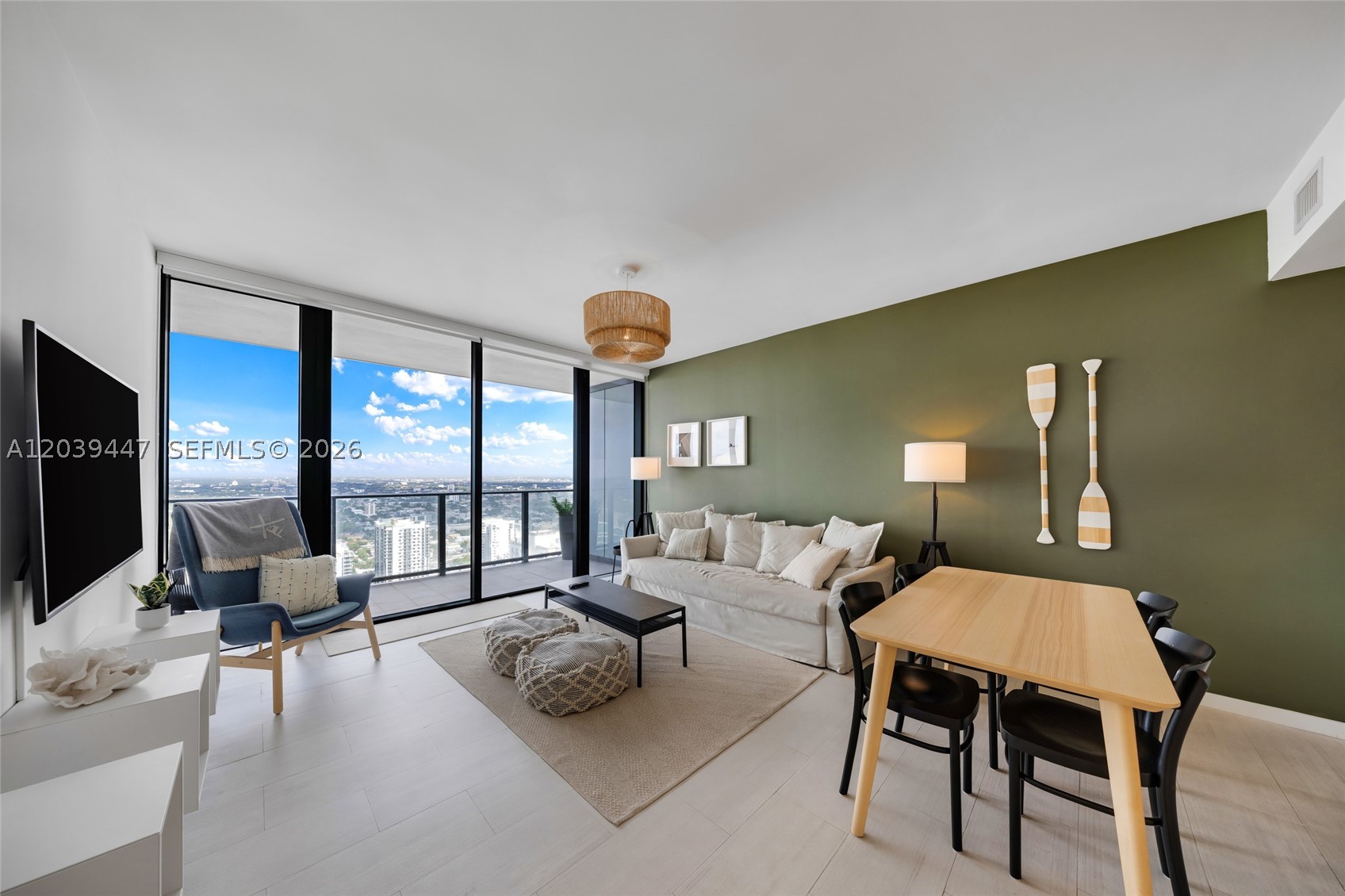 1000 Brickell Plz #4704, Miami FL 33131