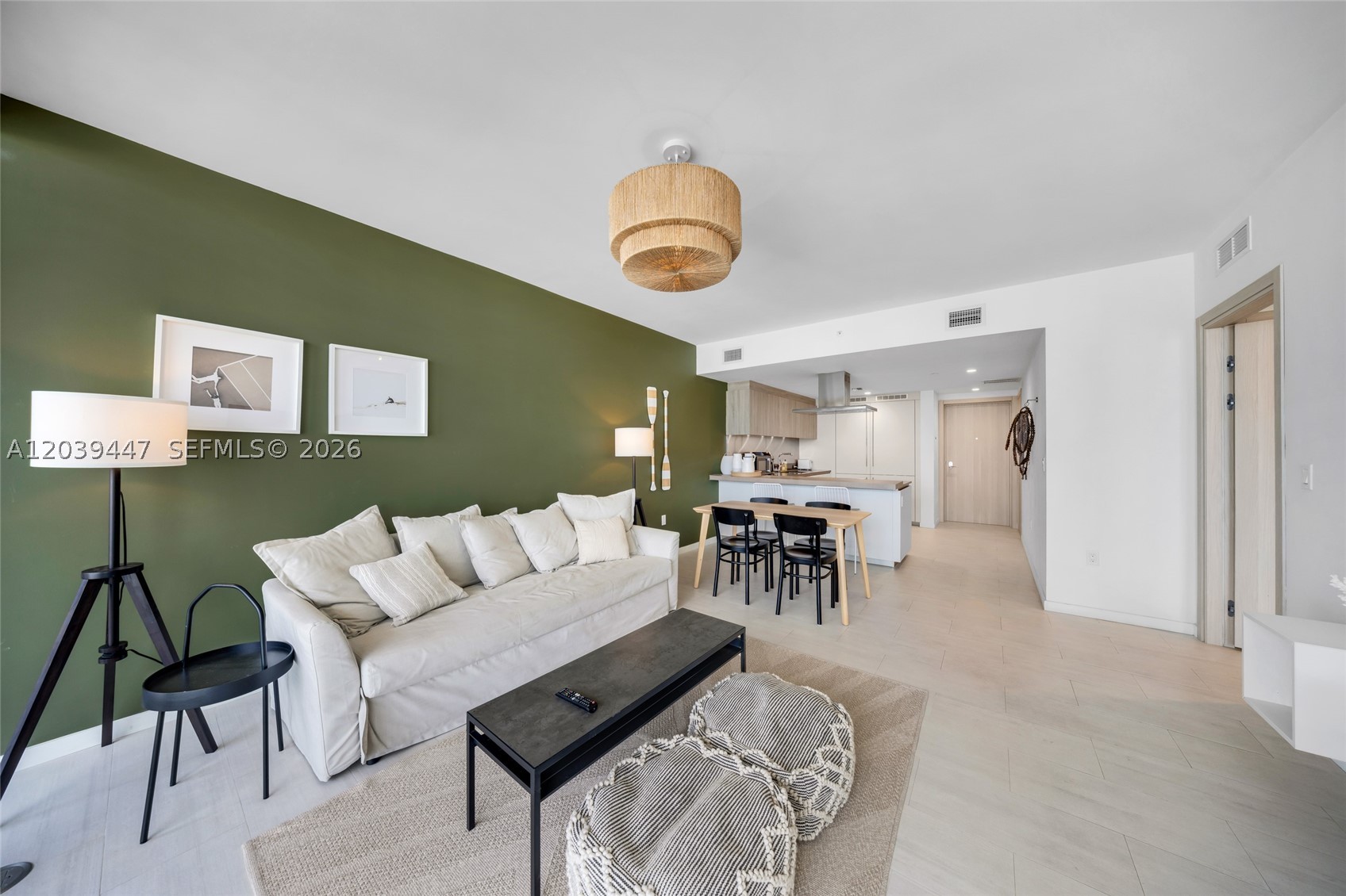 1000 Brickell Plz #4704, Miami FL 33131