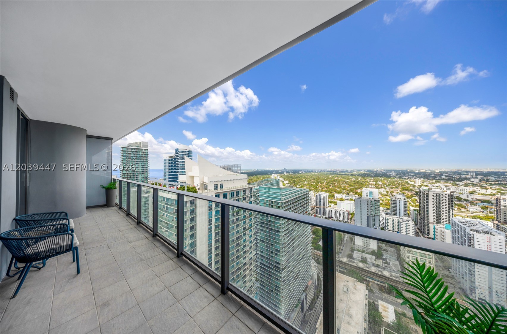1000 Brickell Plz #4704, Miami FL 33131