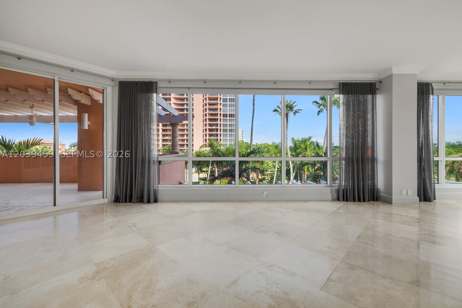 10 Edgewater Dr #4H, Coral Gables FL 33133