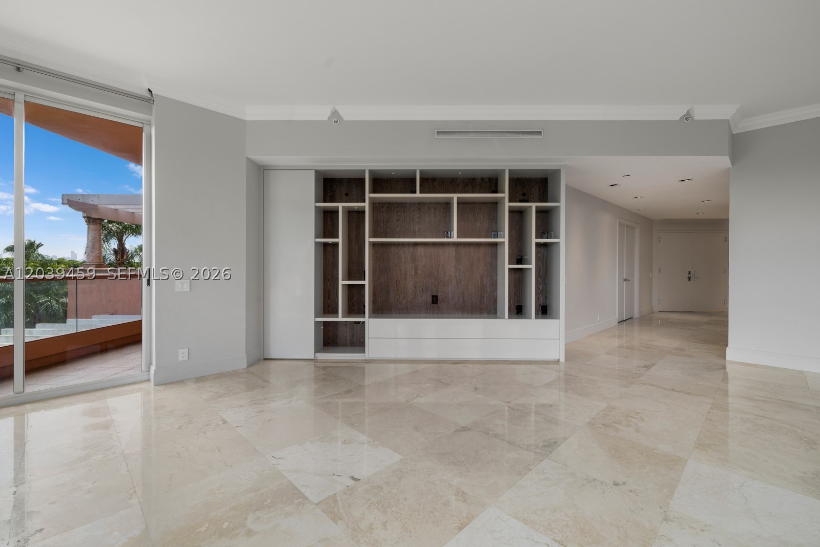 10 Edgewater Dr #4H, Coral Gables FL 33133