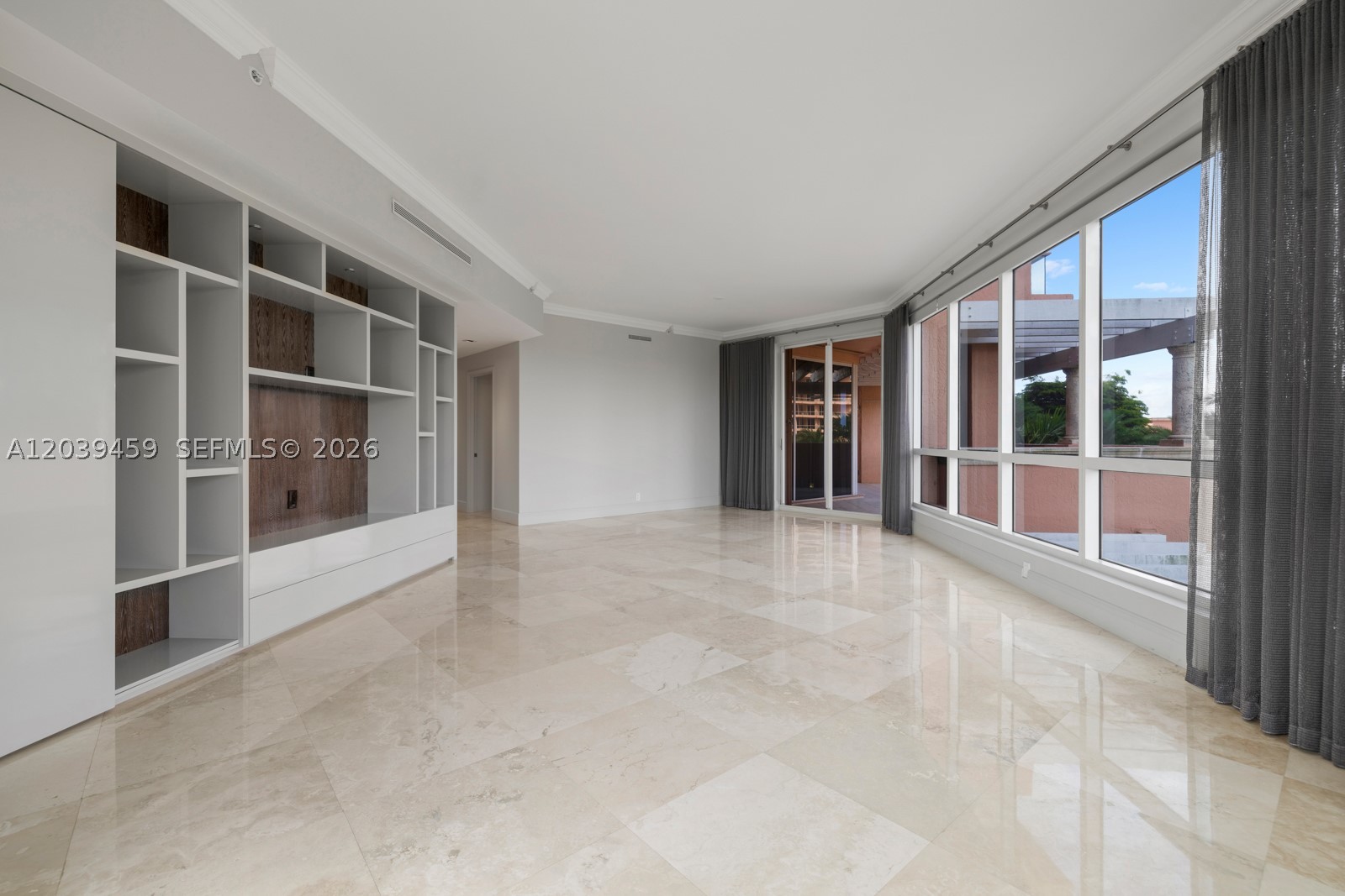 10 Edgewater Dr #4H, Coral Gables FL 33133