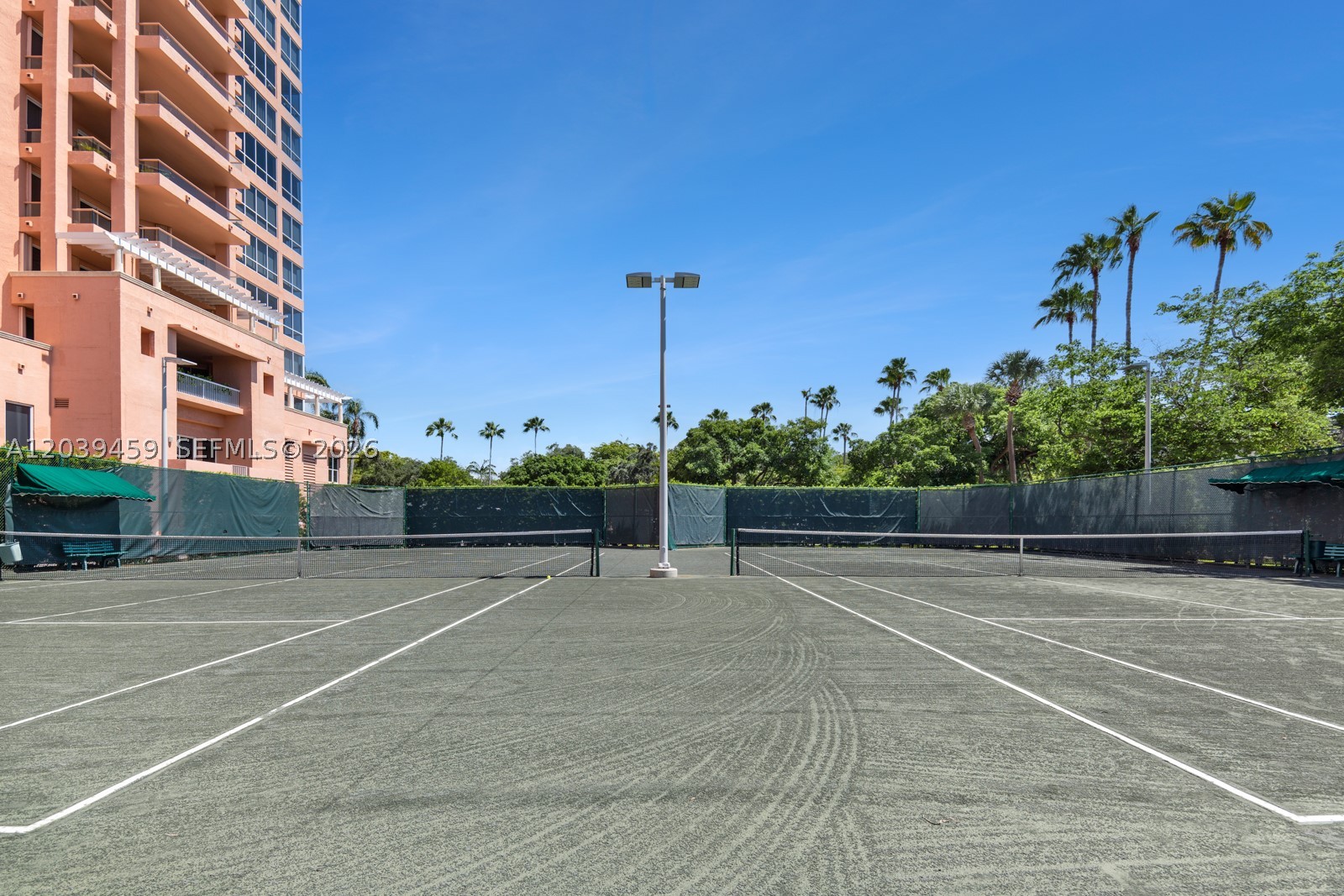 10 Edgewater Dr #4H, Coral Gables FL 33133