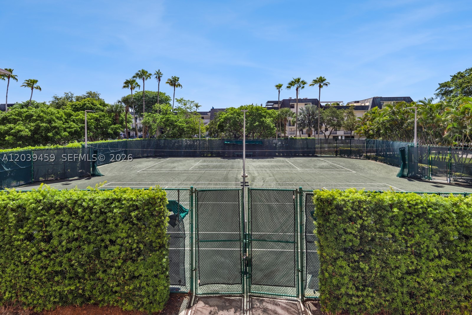10 Edgewater Dr #4H, Coral Gables FL 33133