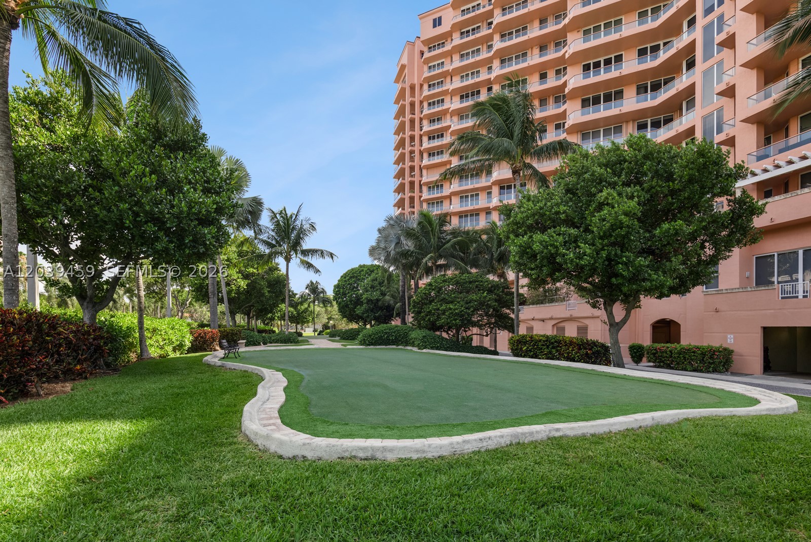 10 Edgewater Dr #4H, Coral Gables FL 33133