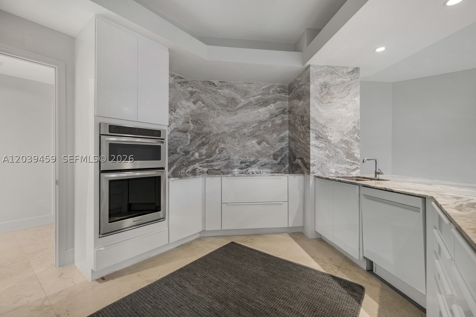 10 Edgewater Dr #4H, Coral Gables FL 33133