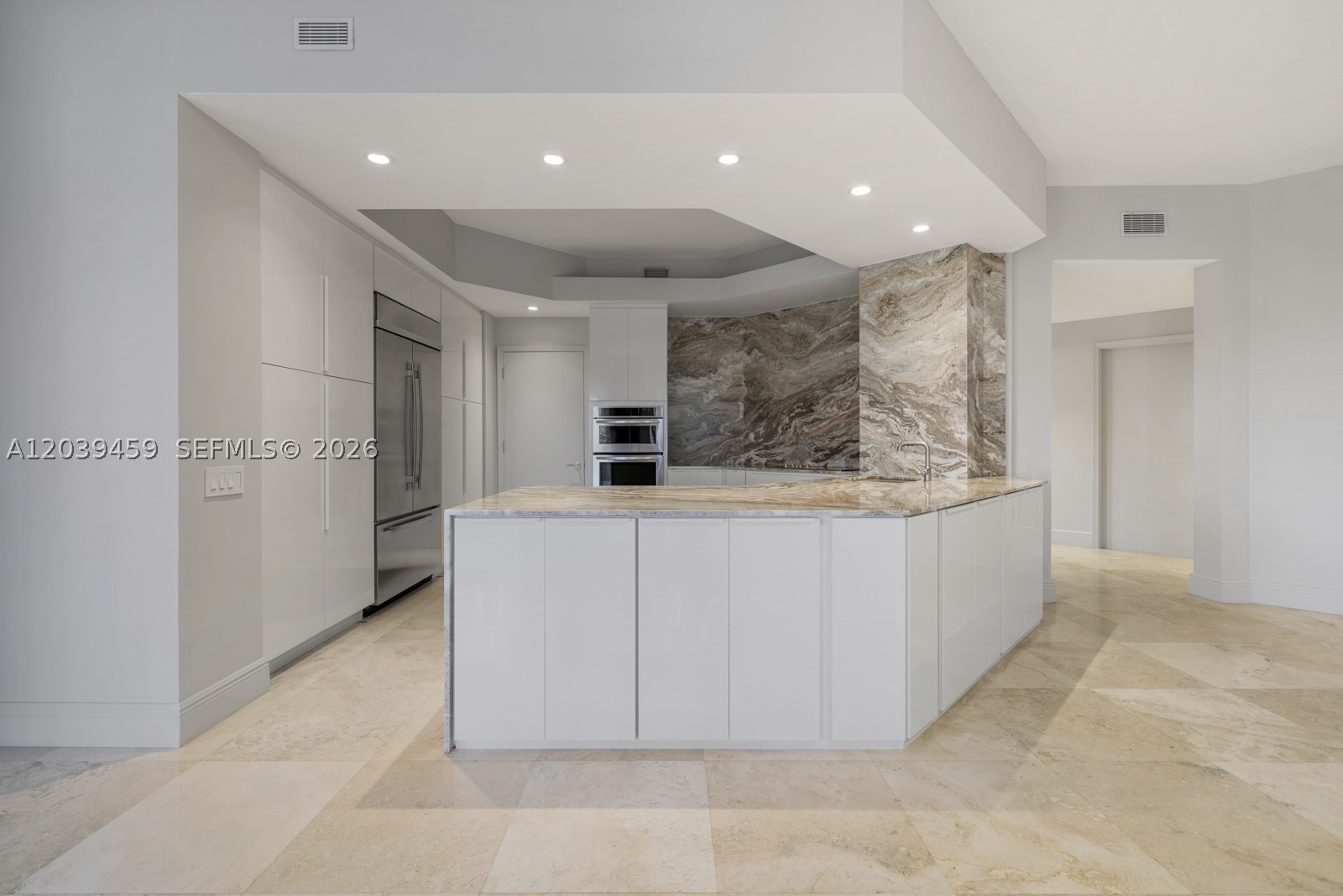 10 Edgewater Dr #4H, Coral Gables FL 33133