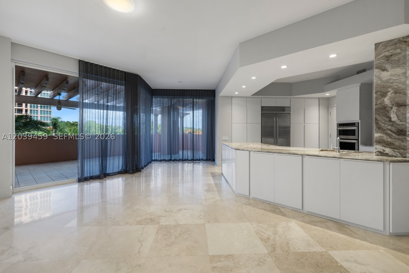 10 Edgewater Dr #4H, Coral Gables FL 33133