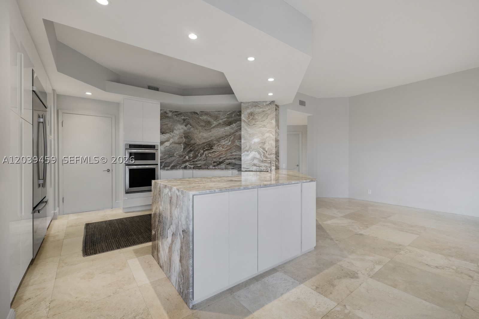 10 Edgewater Dr #4H, Coral Gables FL 33133