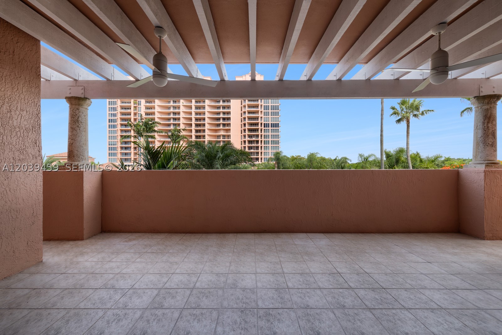 10 Edgewater Dr #4H, Coral Gables FL 33133