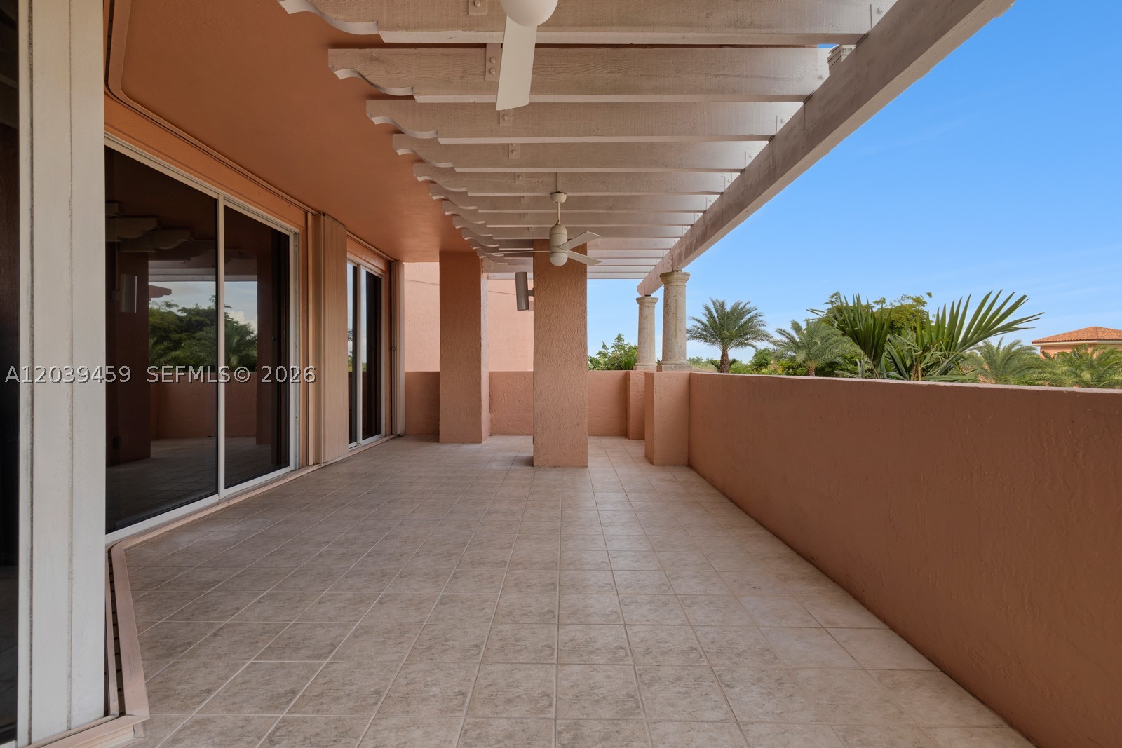 10 Edgewater Dr #4H, Coral Gables FL 33133