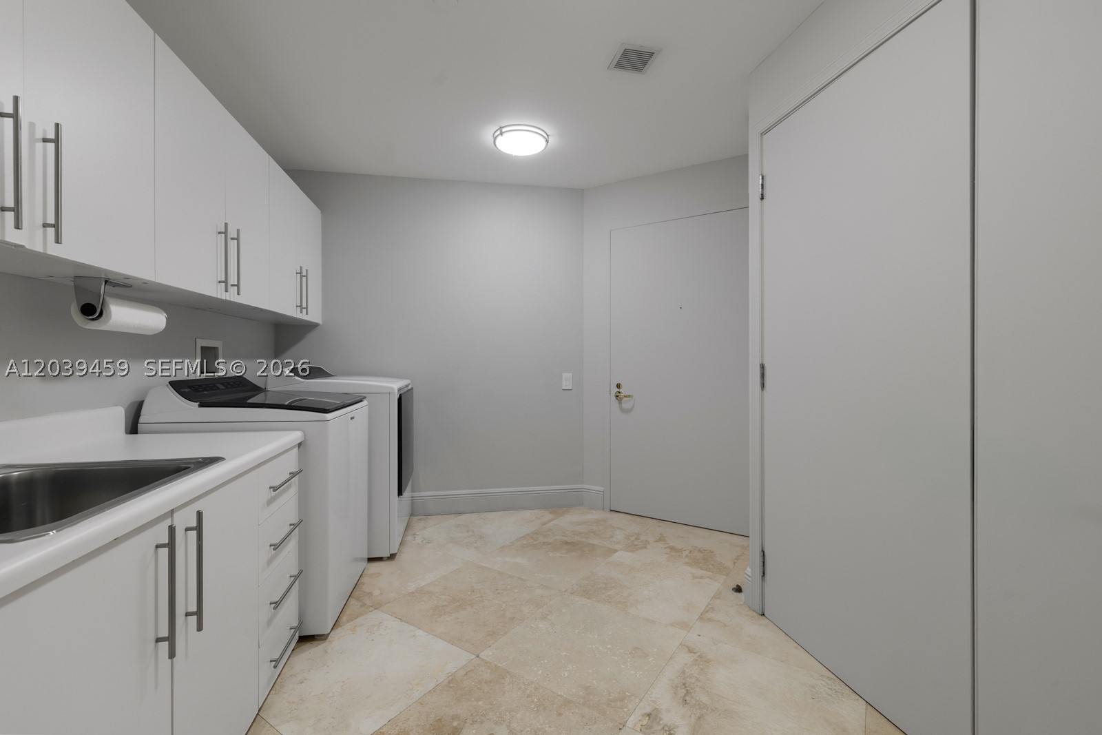 10 Edgewater Dr #4H, Coral Gables FL 33133