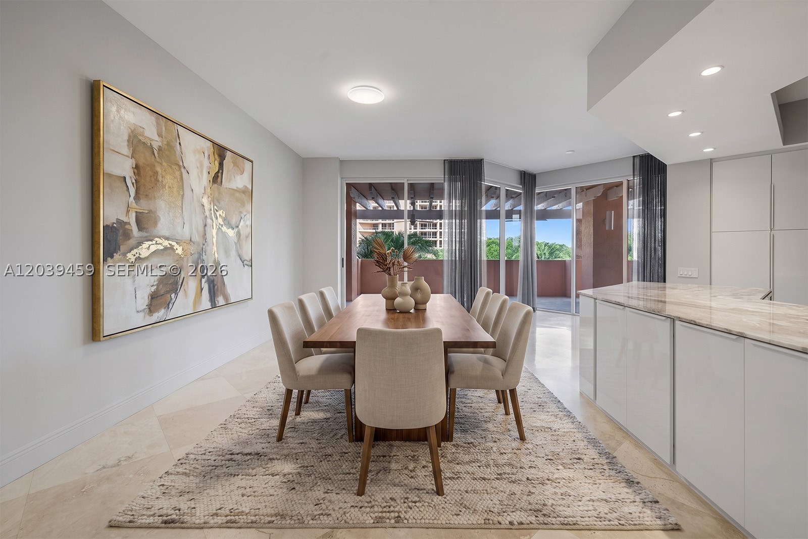 10 Edgewater Dr #4H, Coral Gables FL 33133