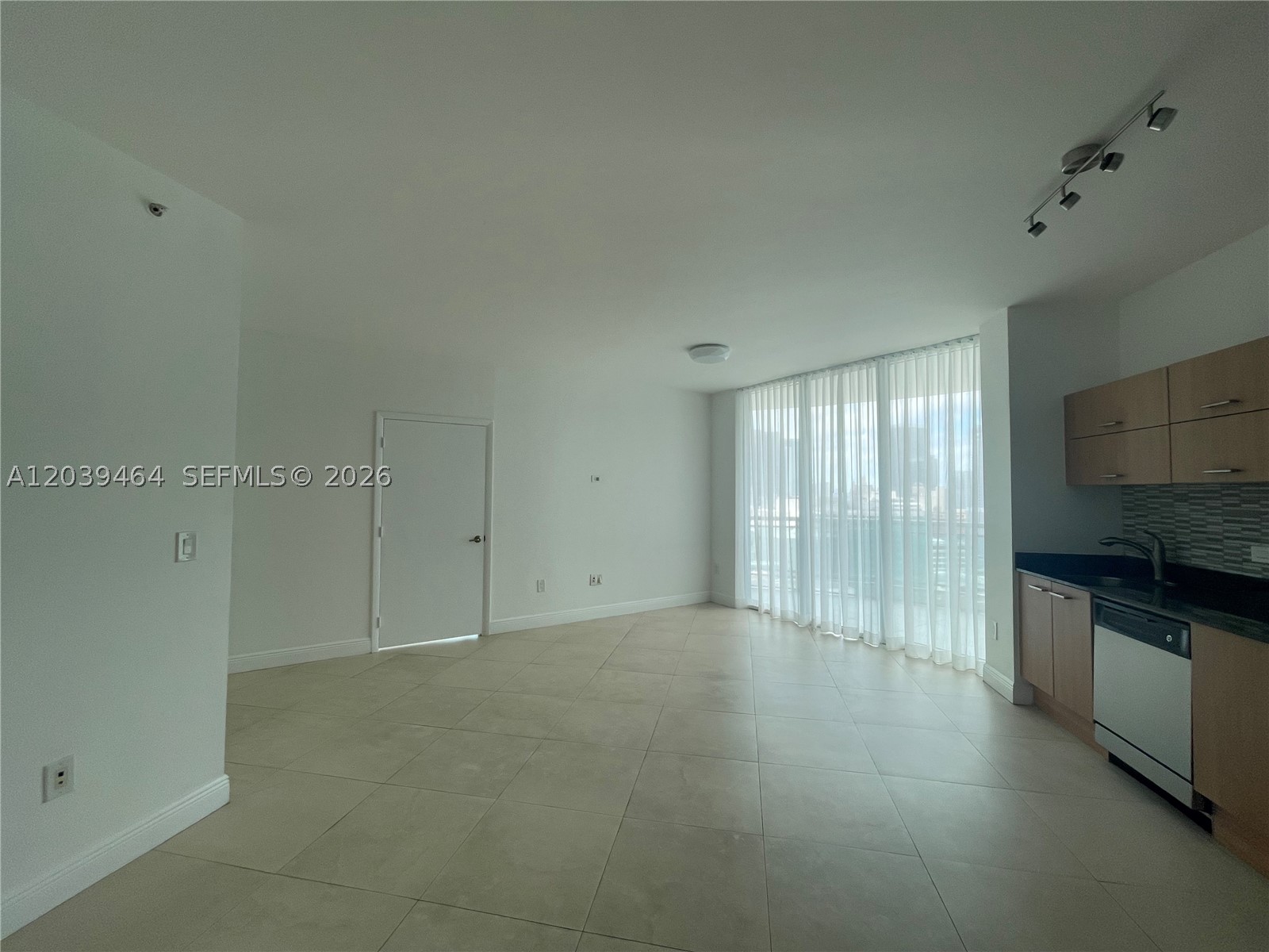 350 S Miami Ave #1913, Miami FL 33130