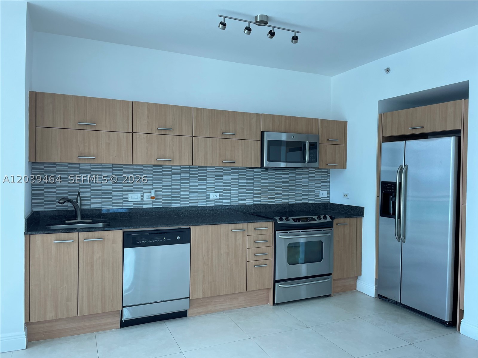 350 S Miami Ave #1913, Miami FL 33130