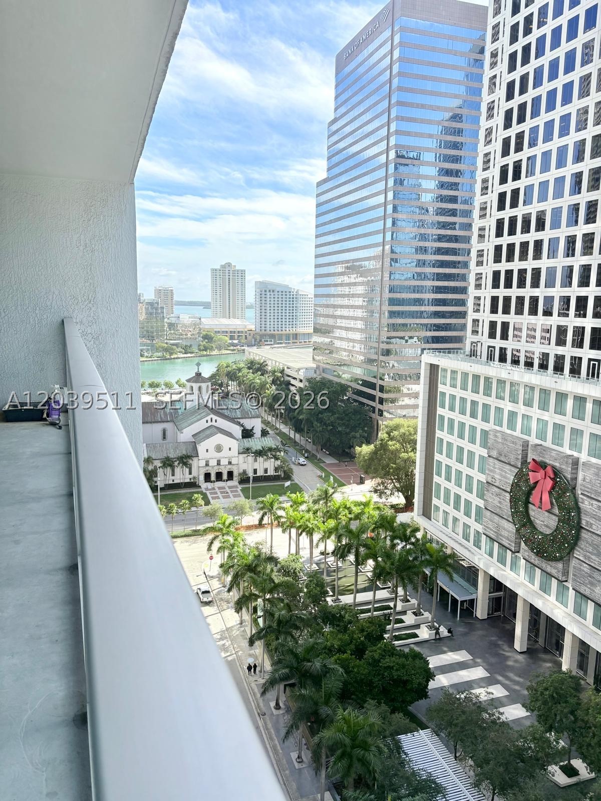 55 SE 6th St #1706, Miami FL 33131