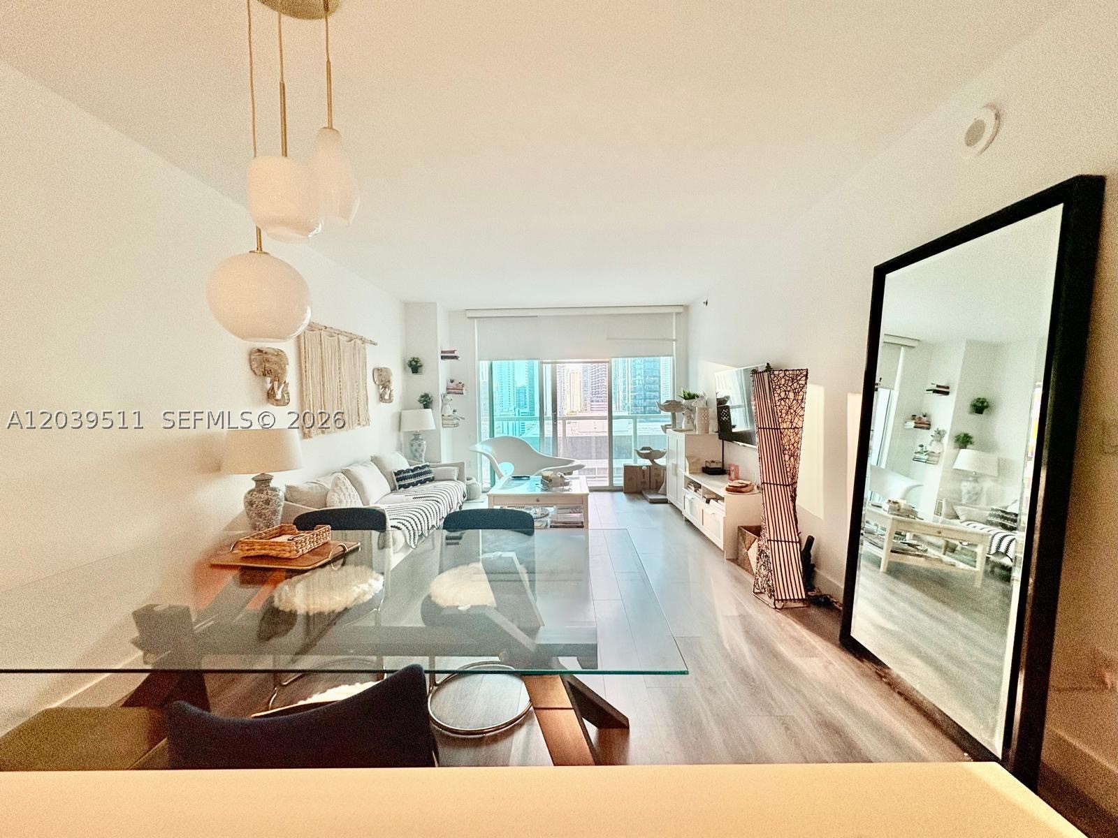 55 SE 6th St #1706, Miami FL 33131