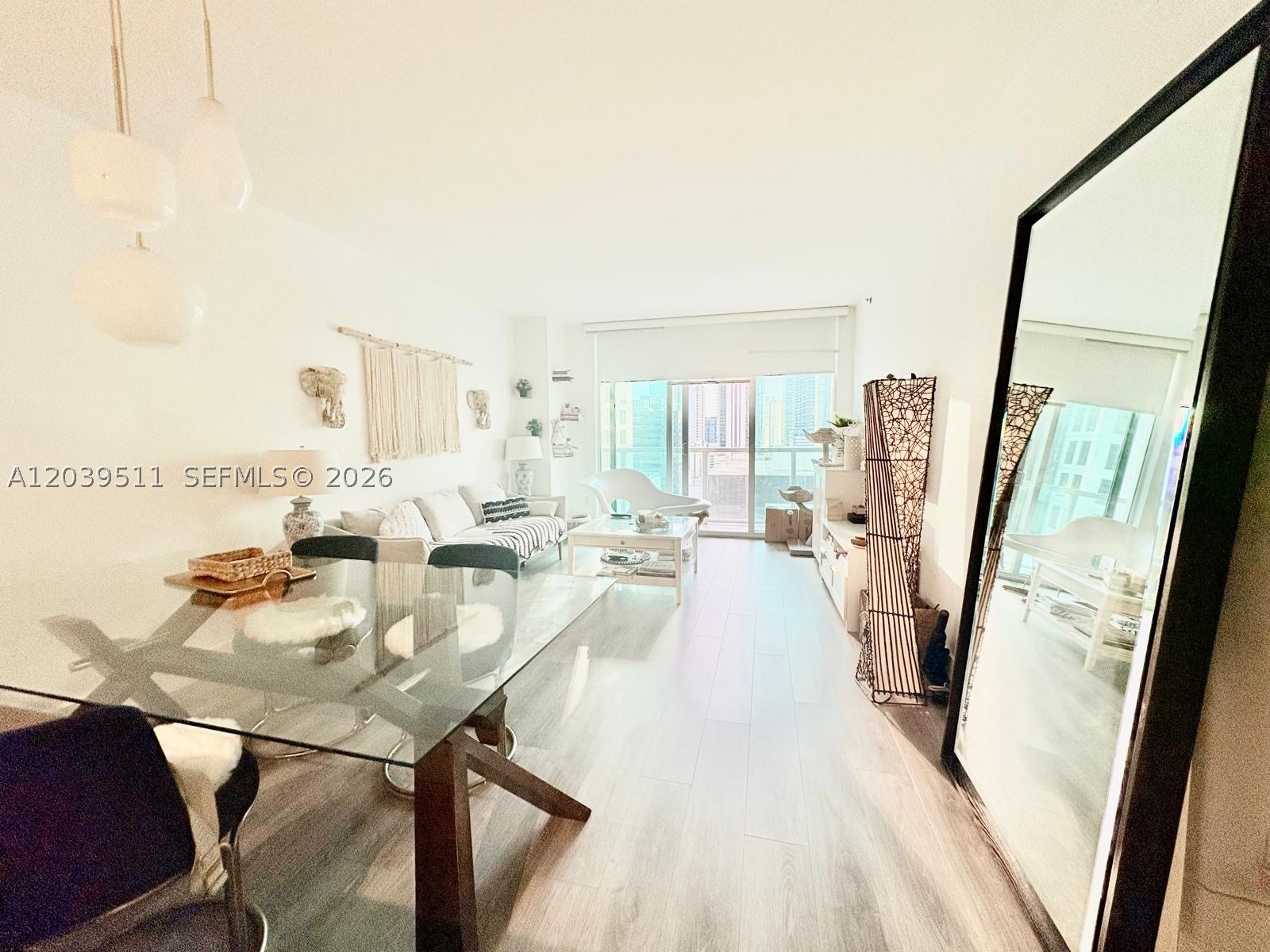55 SE 6th St #1706, Miami FL 33131