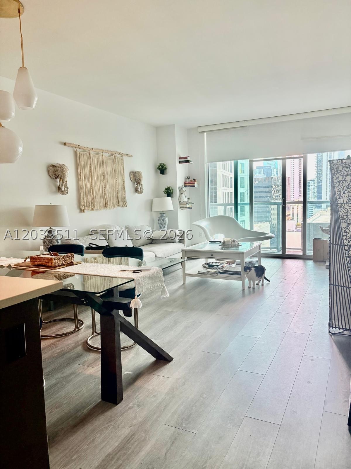 55 SE 6th St #1706, Miami FL 33131