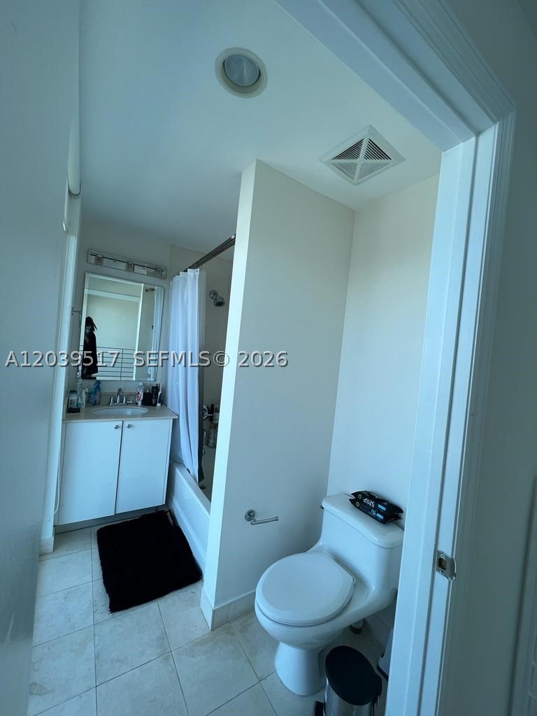 60 SW 13th St #2819, Miami FL 33130