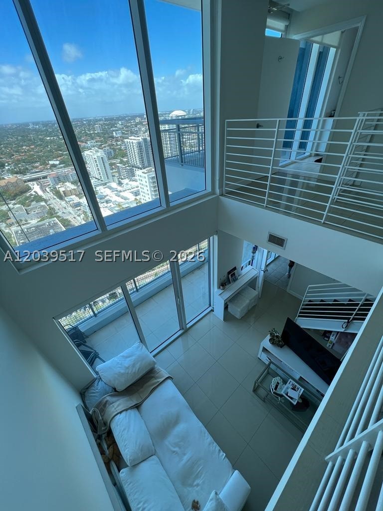 60 SW 13th St #2819, Miami FL 33130