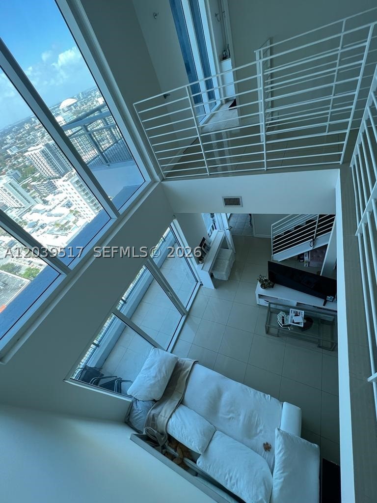 60 SW 13th St #2819, Miami FL 33130
