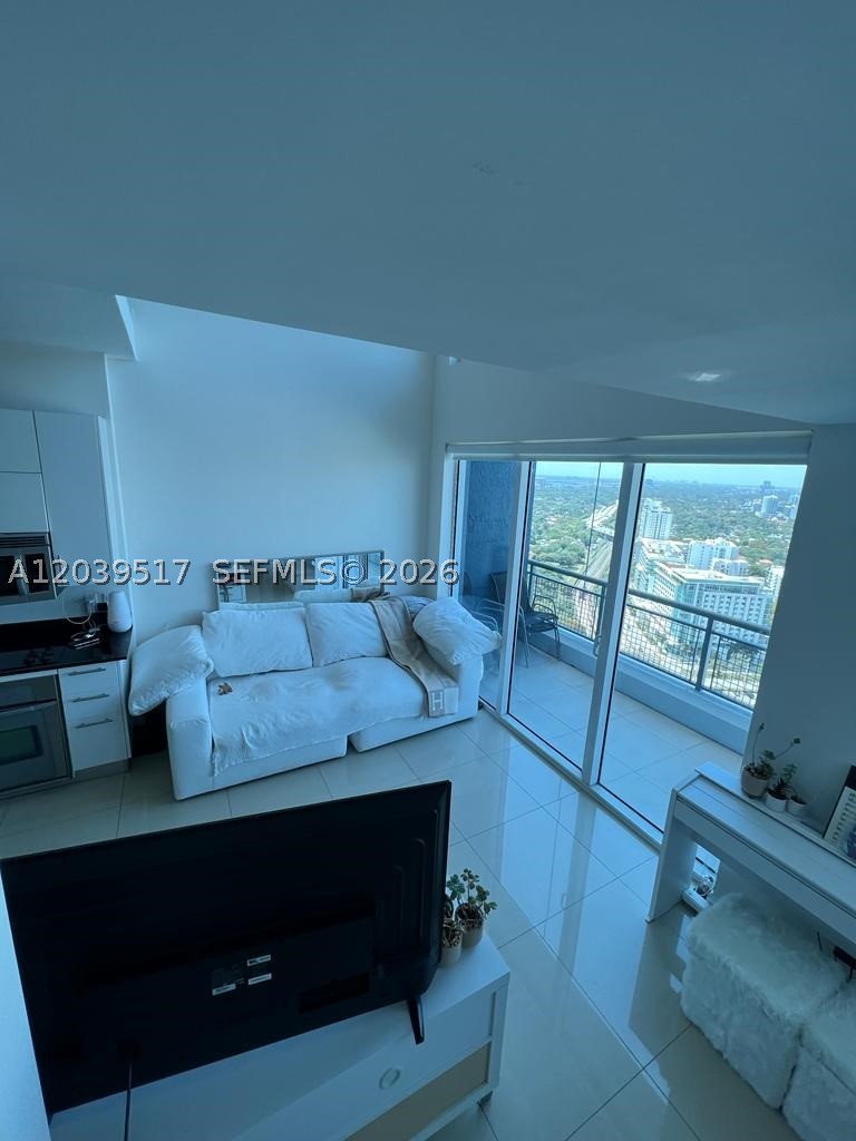 60 SW 13th St #2819, Miami FL 33130