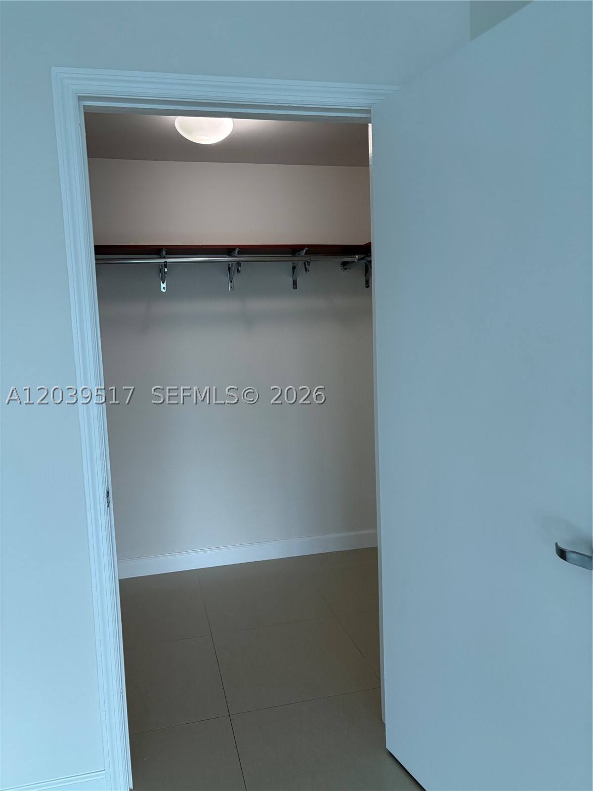 60 SW 13th St #2819, Miami FL 33130
