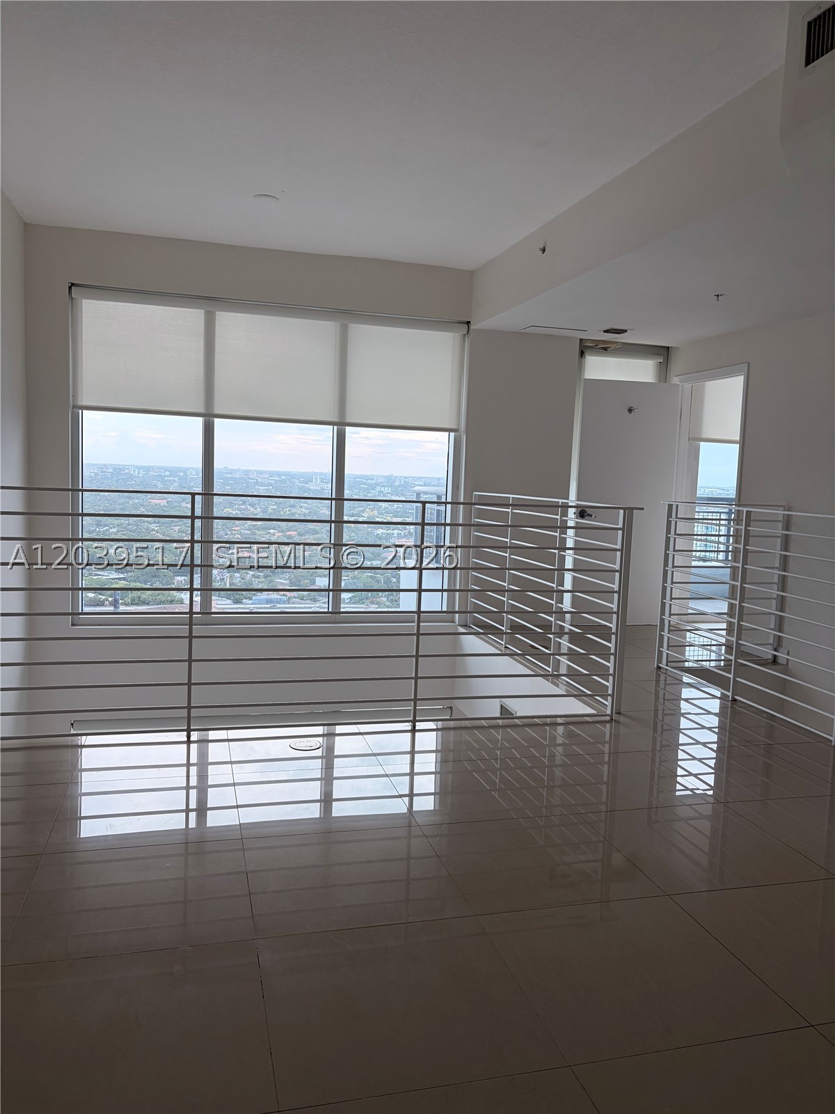 60 SW 13th St #2819, Miami FL 33130