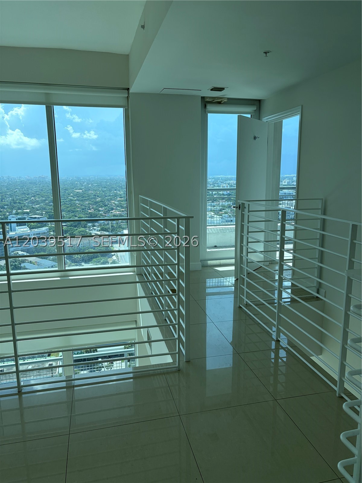 60 SW 13th St #2819, Miami FL 33130