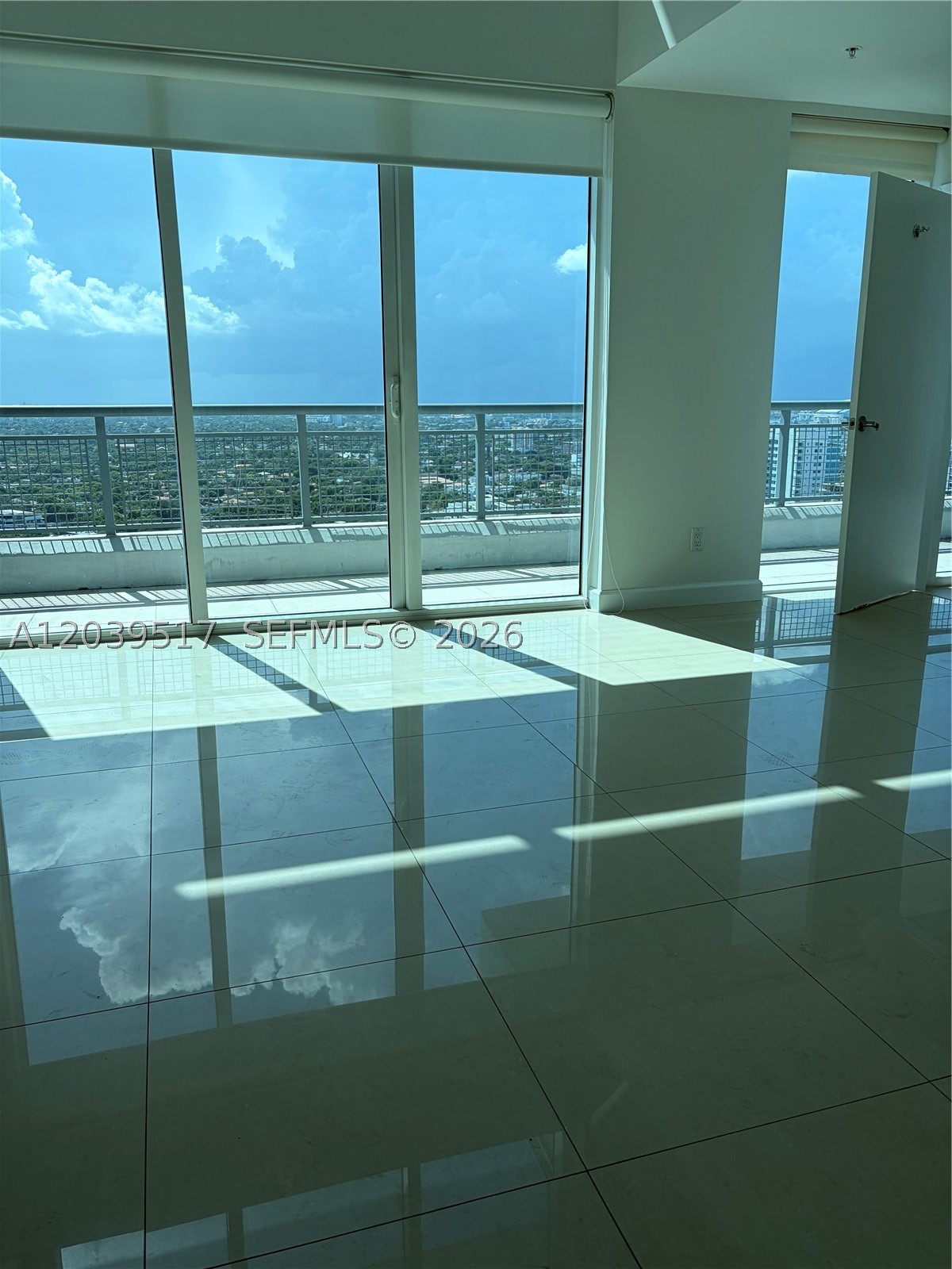 60 SW 13th St #2819, Miami FL 33130