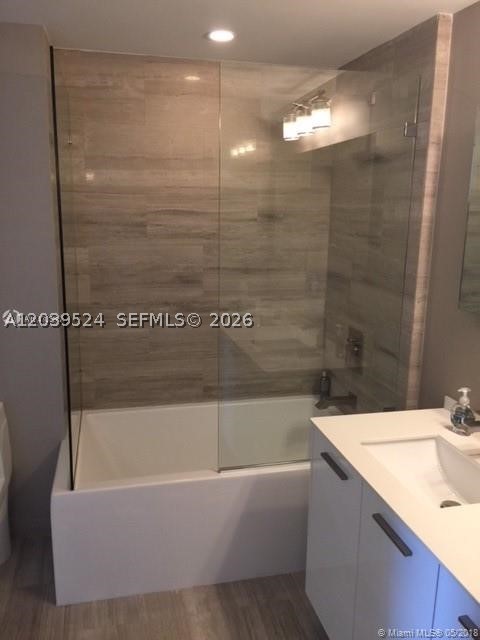 1300 Brickell Bay Dr #1707, Miami FL 33131