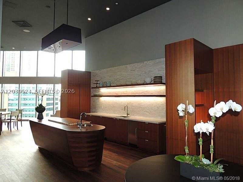 1300 Brickell Bay Dr #1707, Miami FL 33131