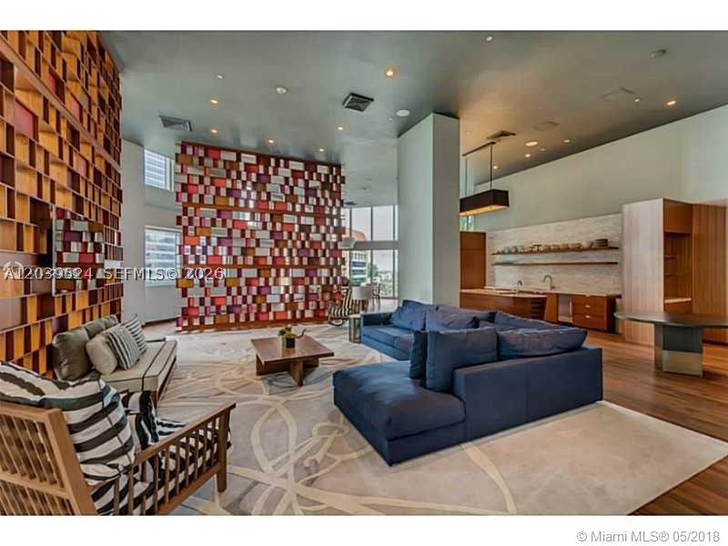 1300 Brickell Bay Dr #1707, Miami FL 33131