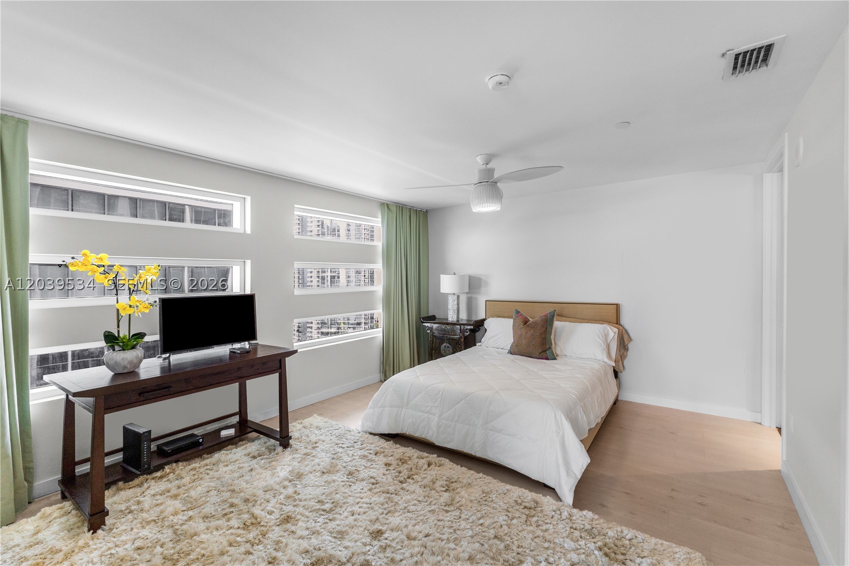 1040 Biscayne Blvd #3101, Miami FL 33132