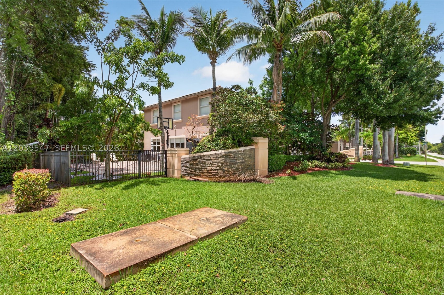 4907 Cypress Way, Coconut Creek FL 33073