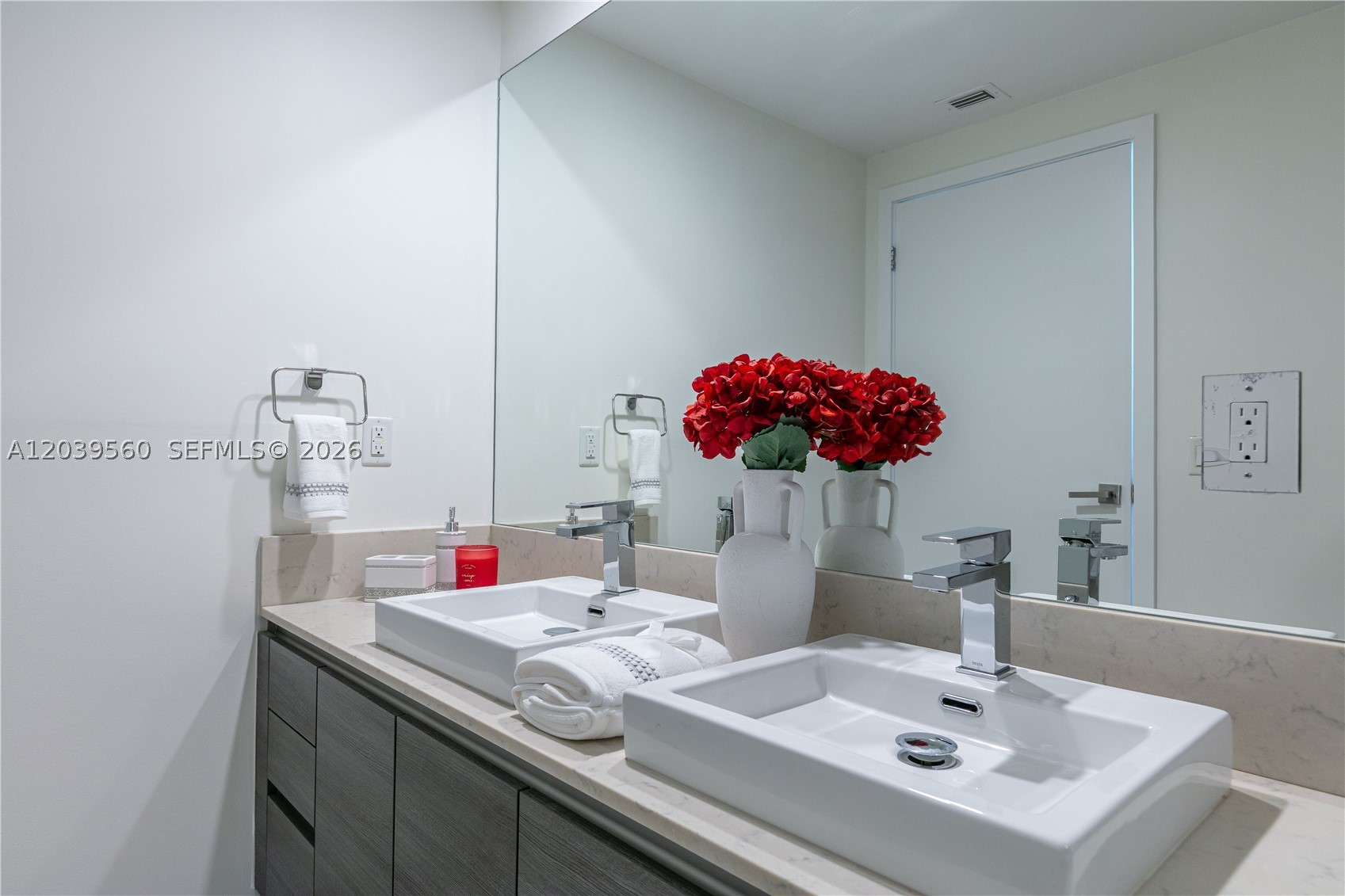 1080 Brickell Ave #4103, Miami FL 33131
