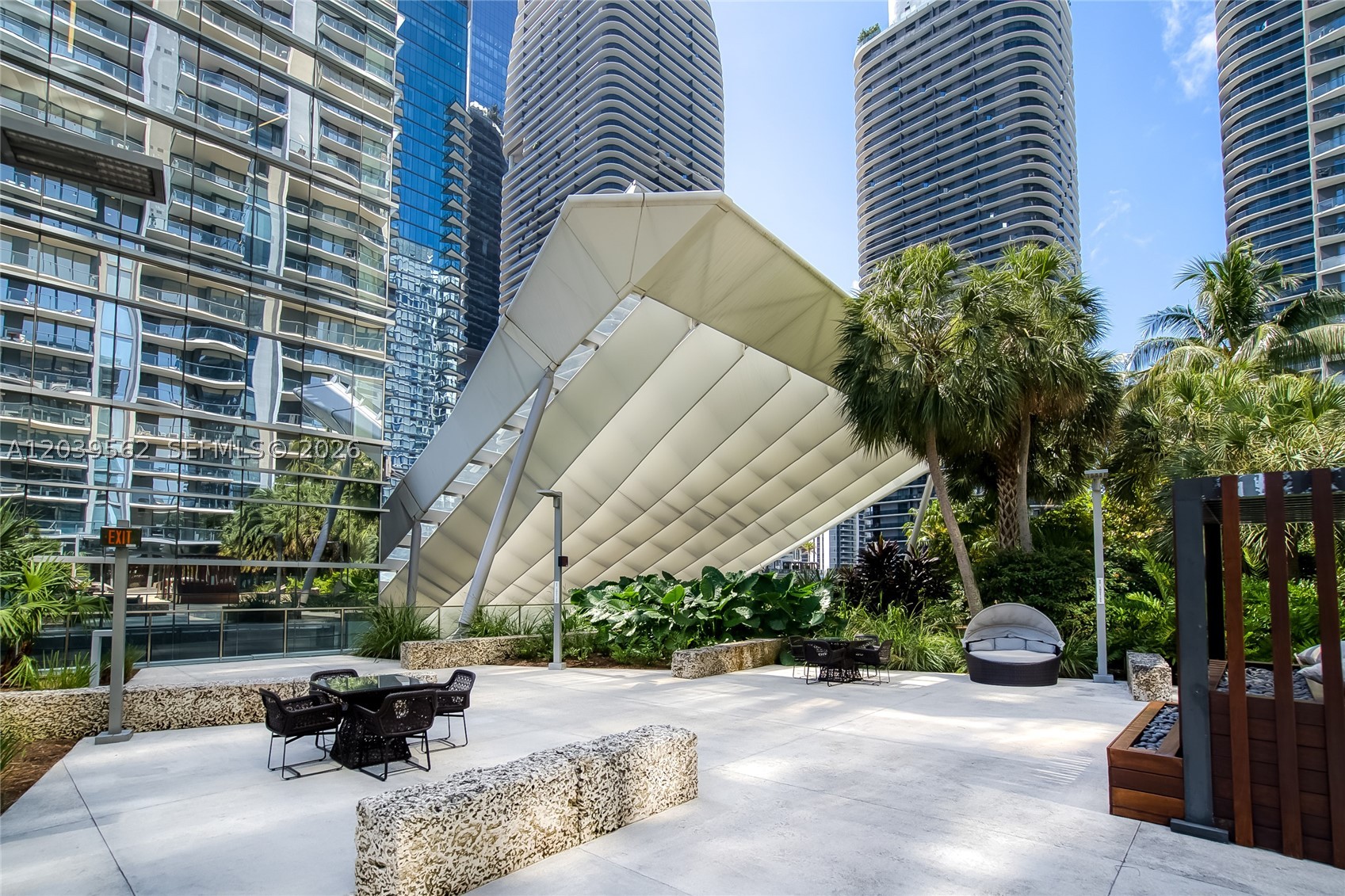 88 SW 7th St #1006, Miami FL 33130