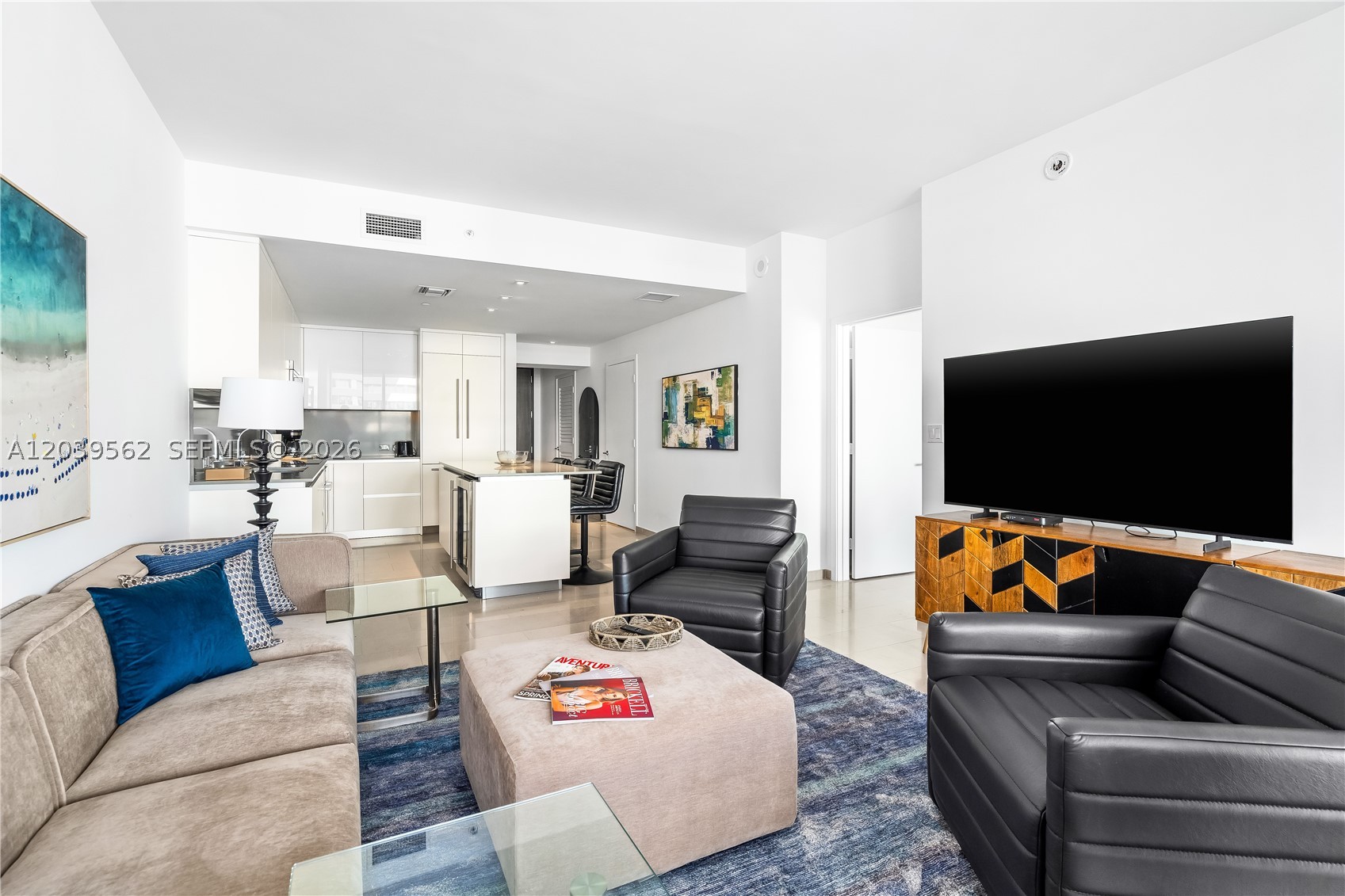 88 SW 7th St #1006, Miami FL 33130