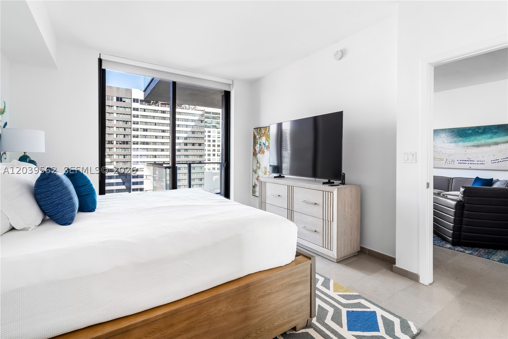 88 SW 7th St #1006, Miami FL 33130