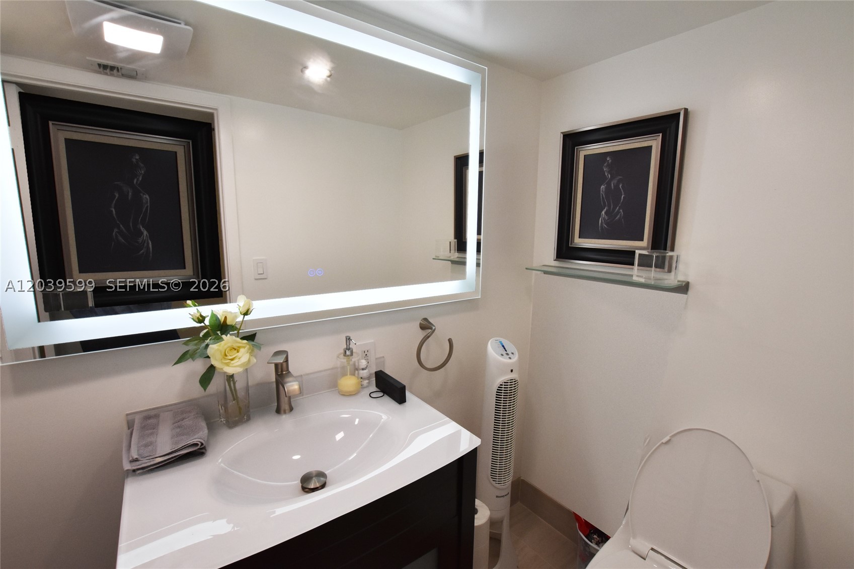 540 Brickell Key Dr #1025, Miami FL 33131