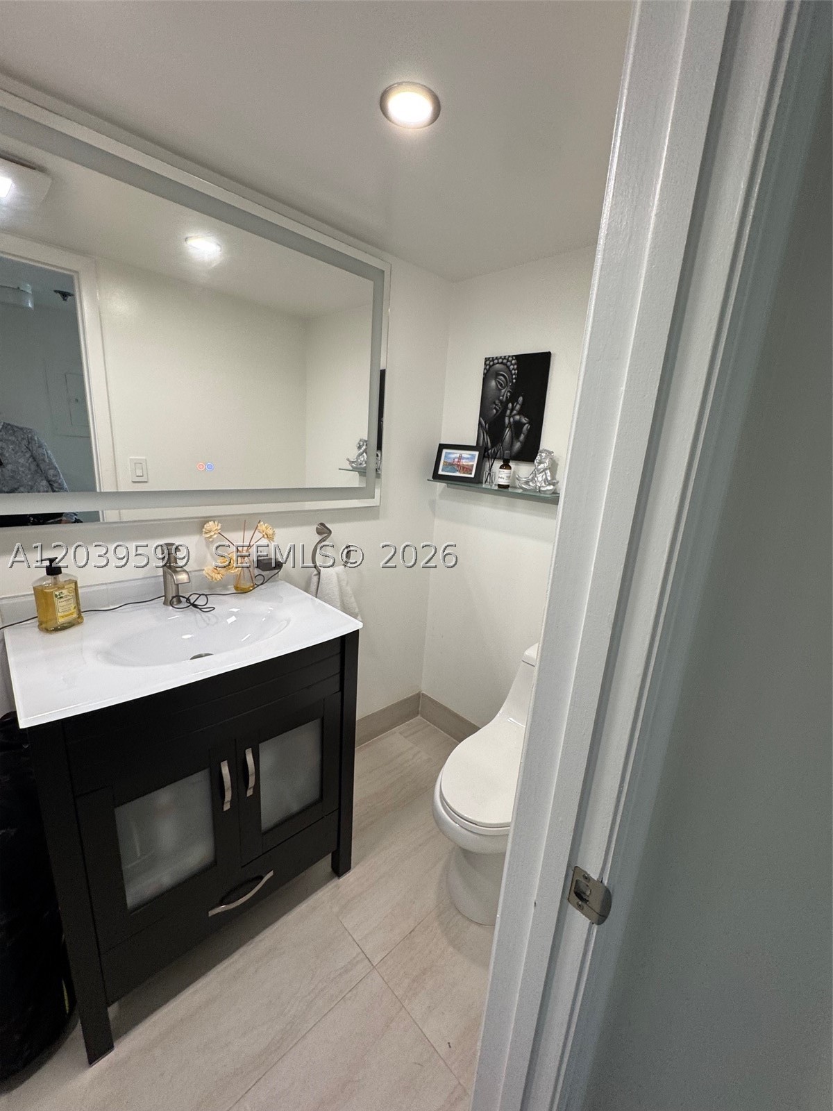 540 Brickell Key Dr #1025, Miami FL 33131