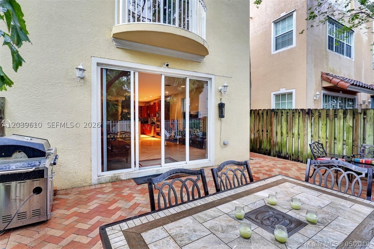 409 SW 5th St #1, Fort Lauderdale FL 33315