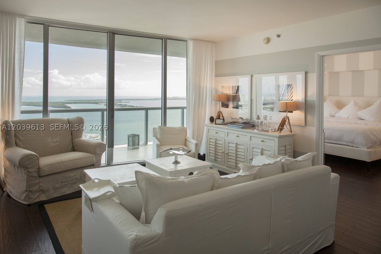465 Brickell Ave #4703, Miami FL 33131