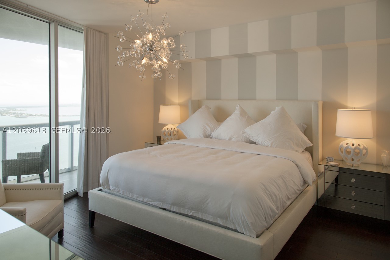 465 Brickell Ave #4703, Miami FL 33131