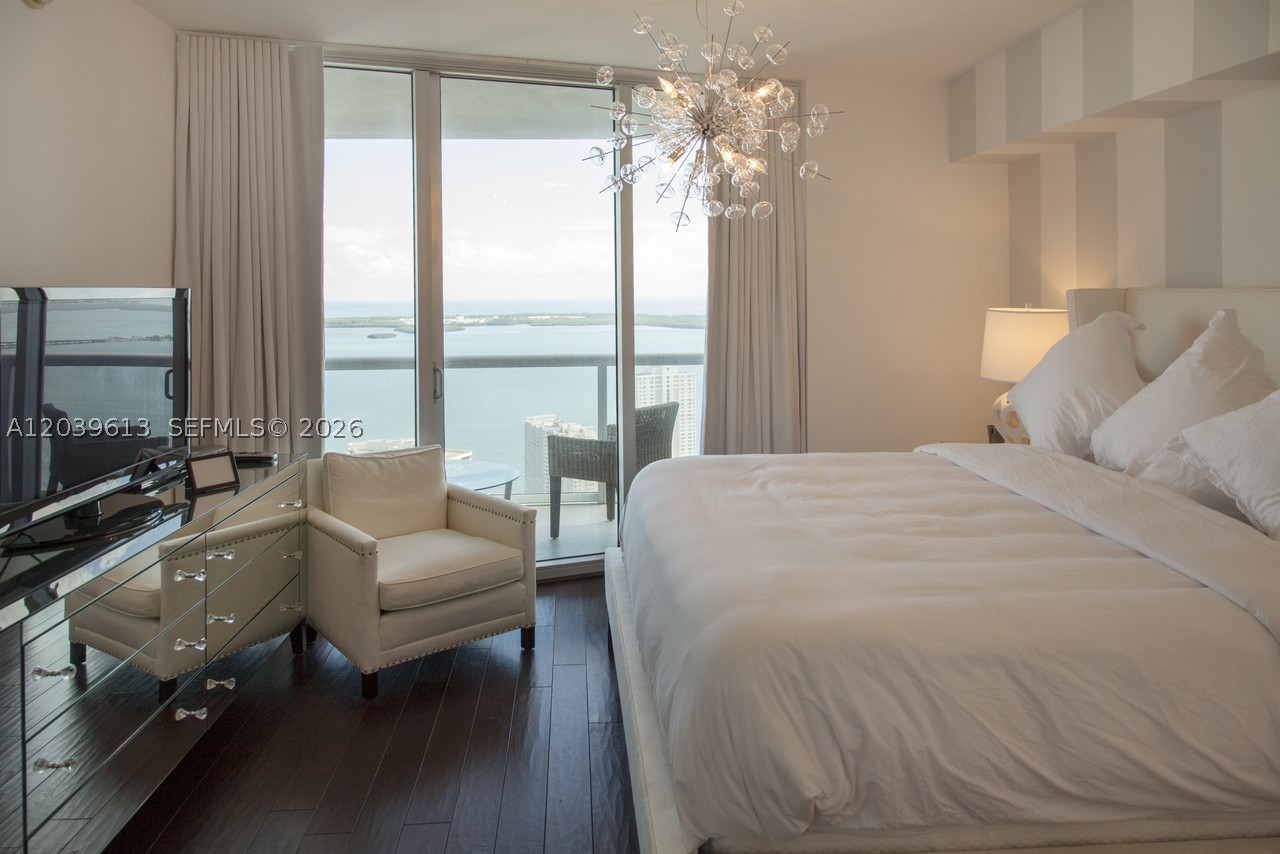 465 Brickell Ave #4703, Miami FL 33131