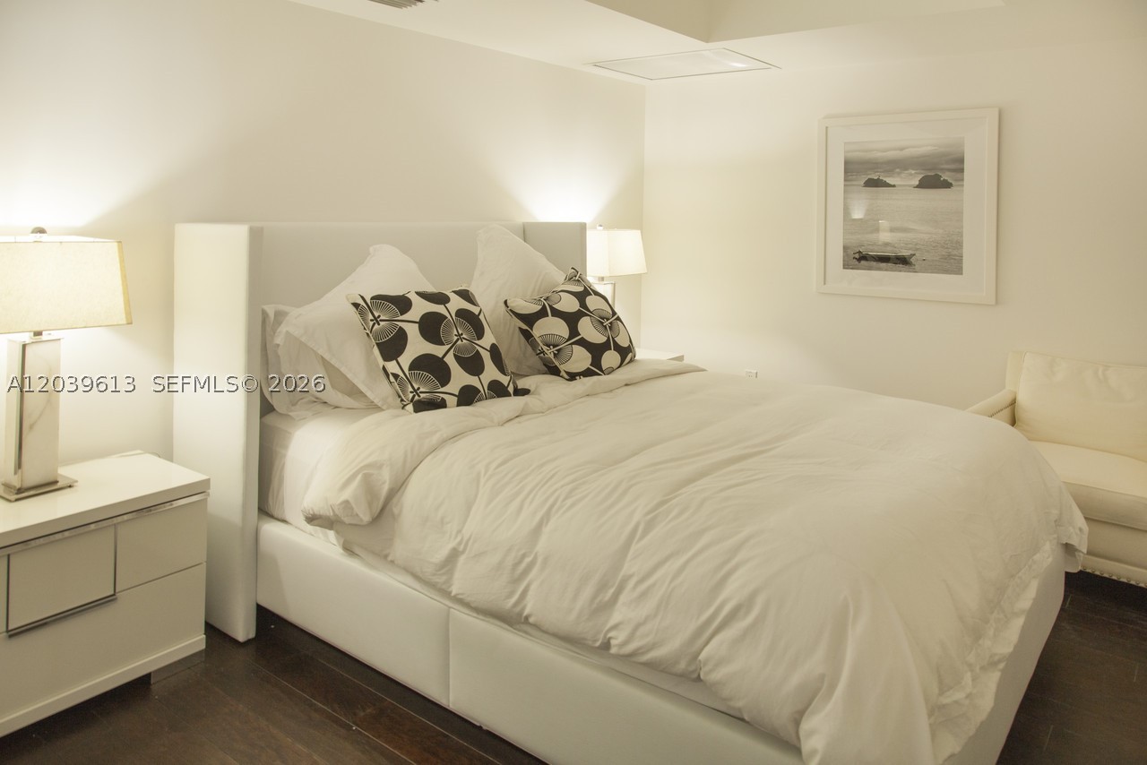 465 Brickell Ave #4703, Miami FL 33131