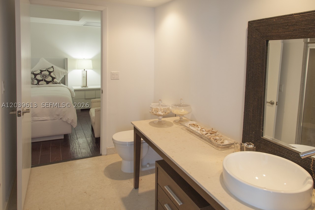 465 Brickell Ave #4703, Miami FL 33131